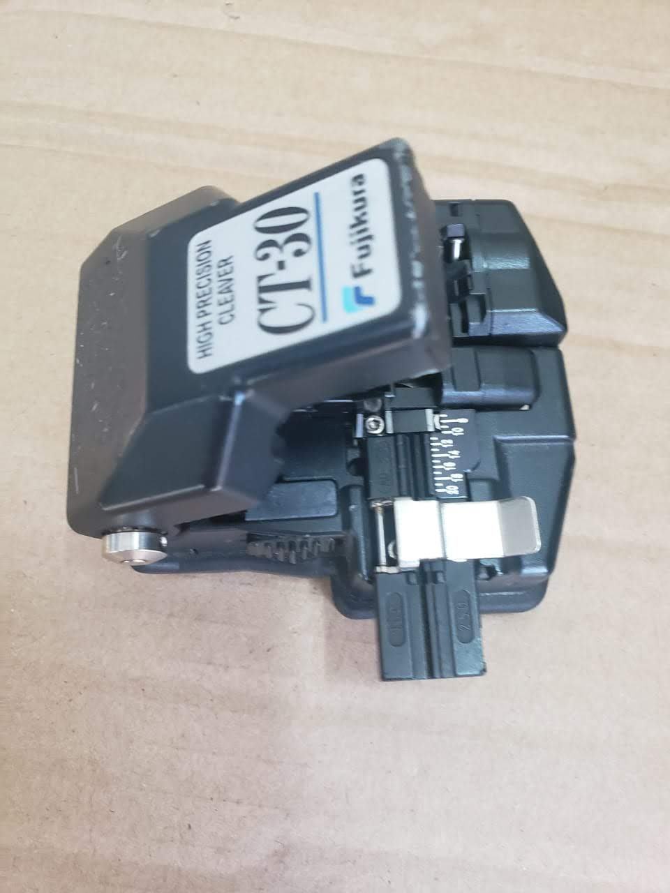 Cortadora de precisión para fibra óptica