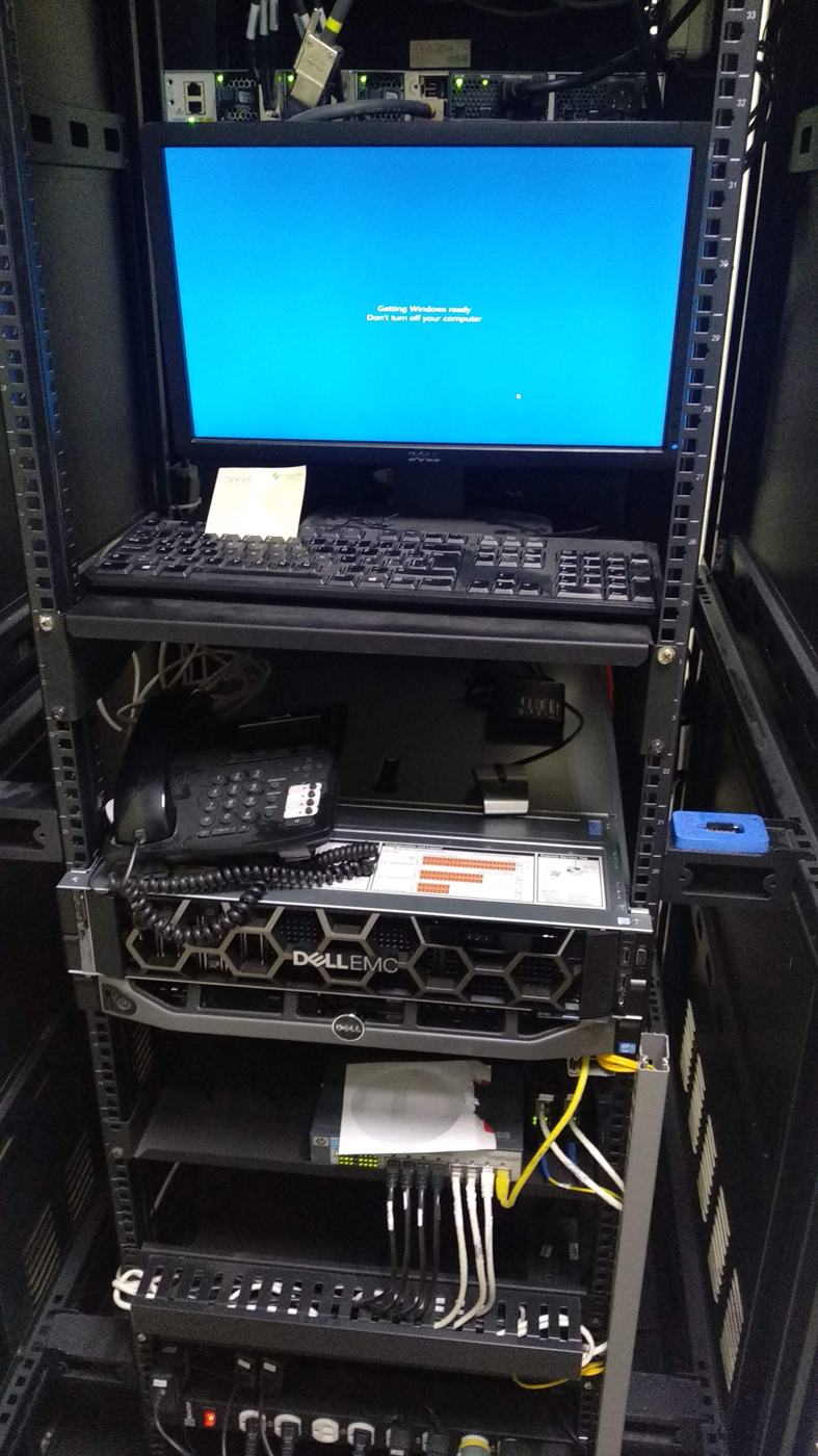 Rack de servidores armado
